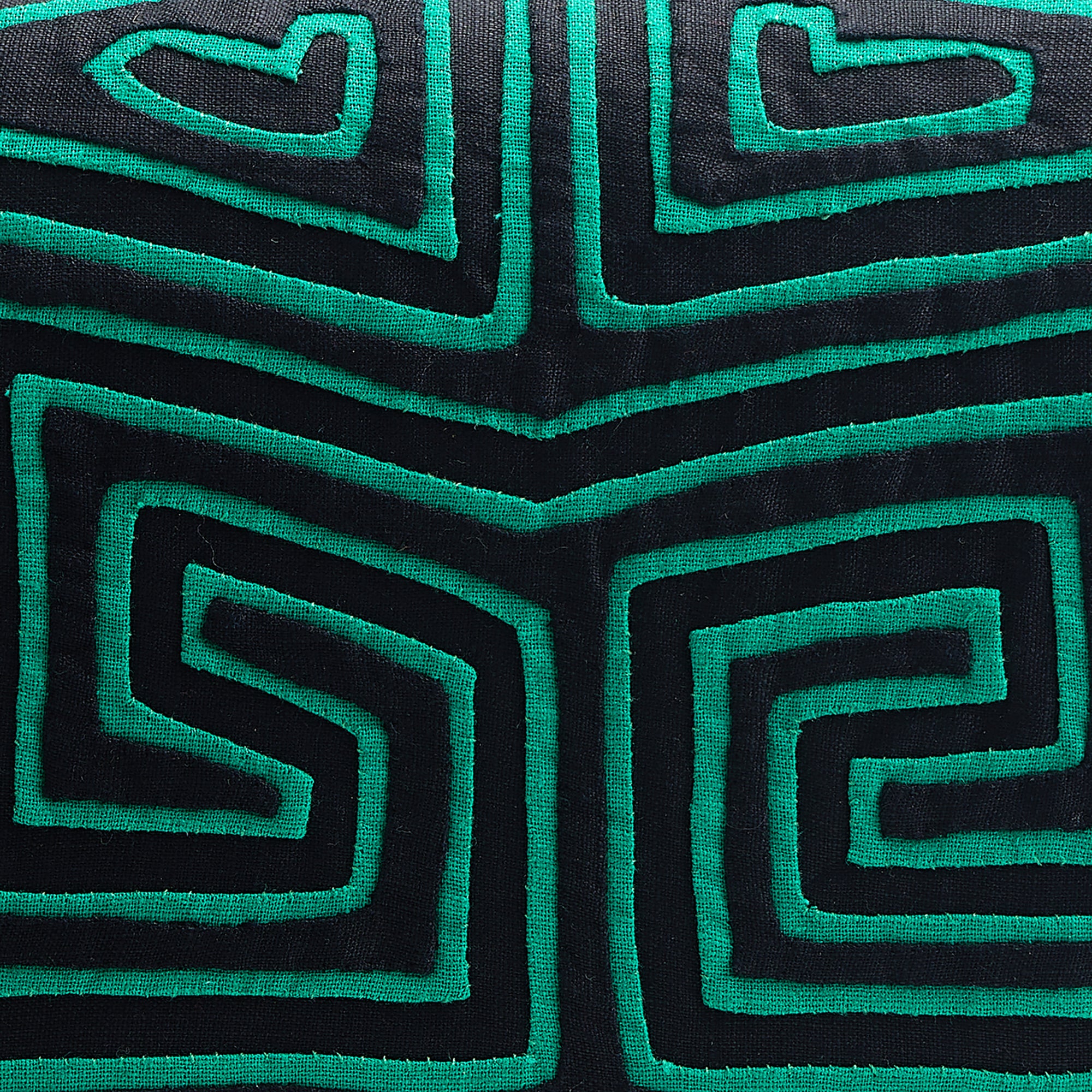 MAISI IN GREEN CLUTCH