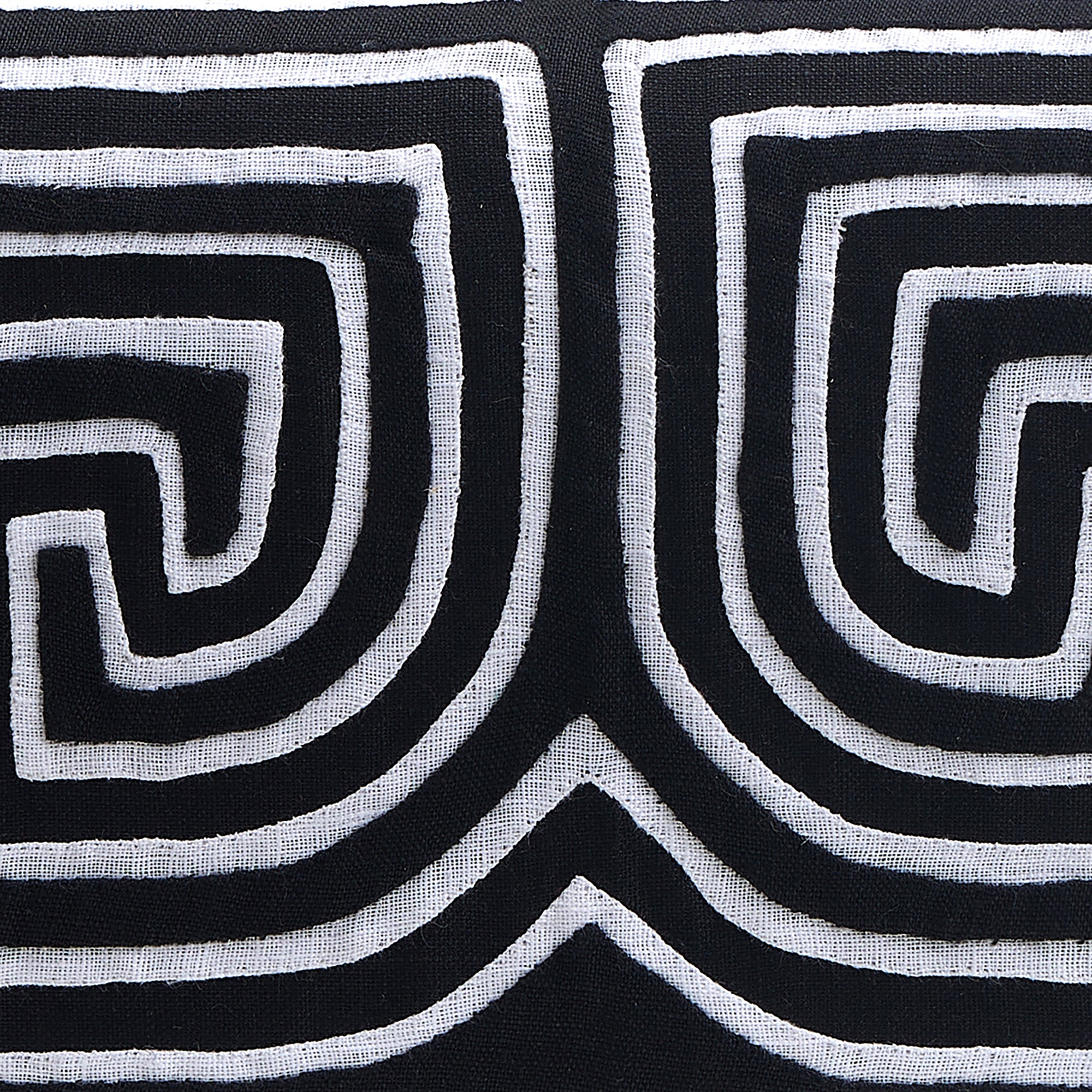 GUNA IN BLACK BAGUETTE