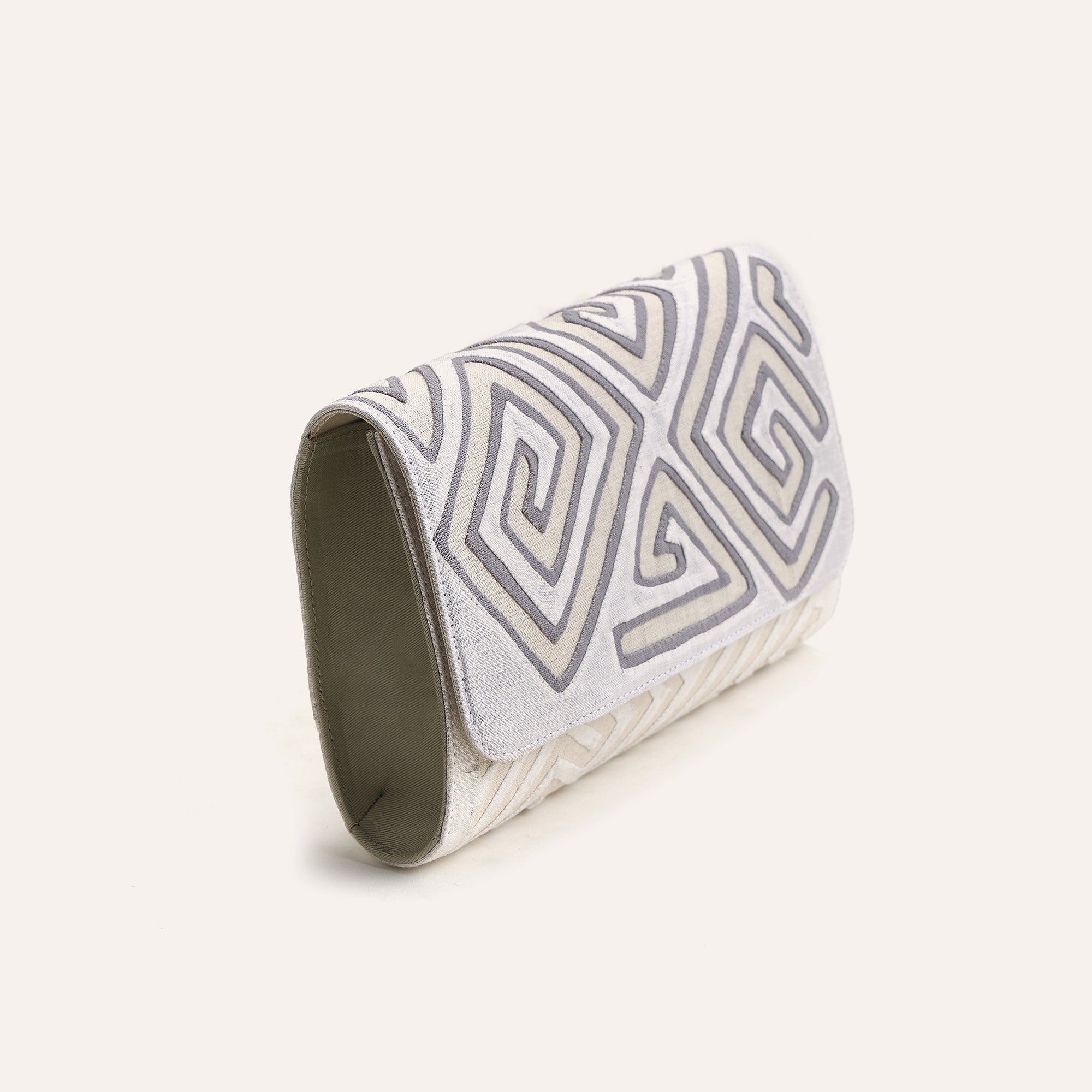 GUNA IN WHITE BAGUETTE