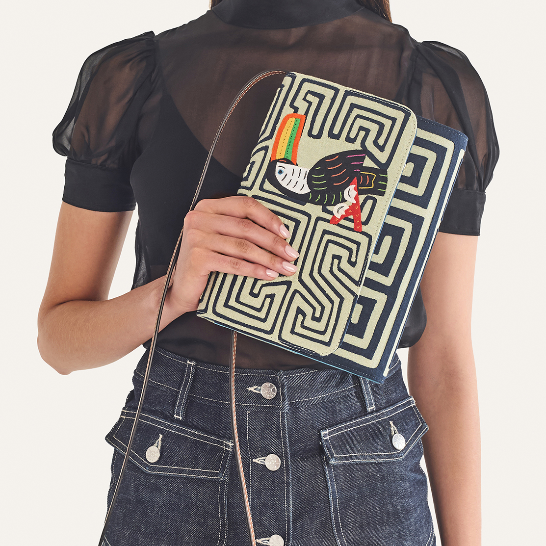 TOUCAN CLUTCH