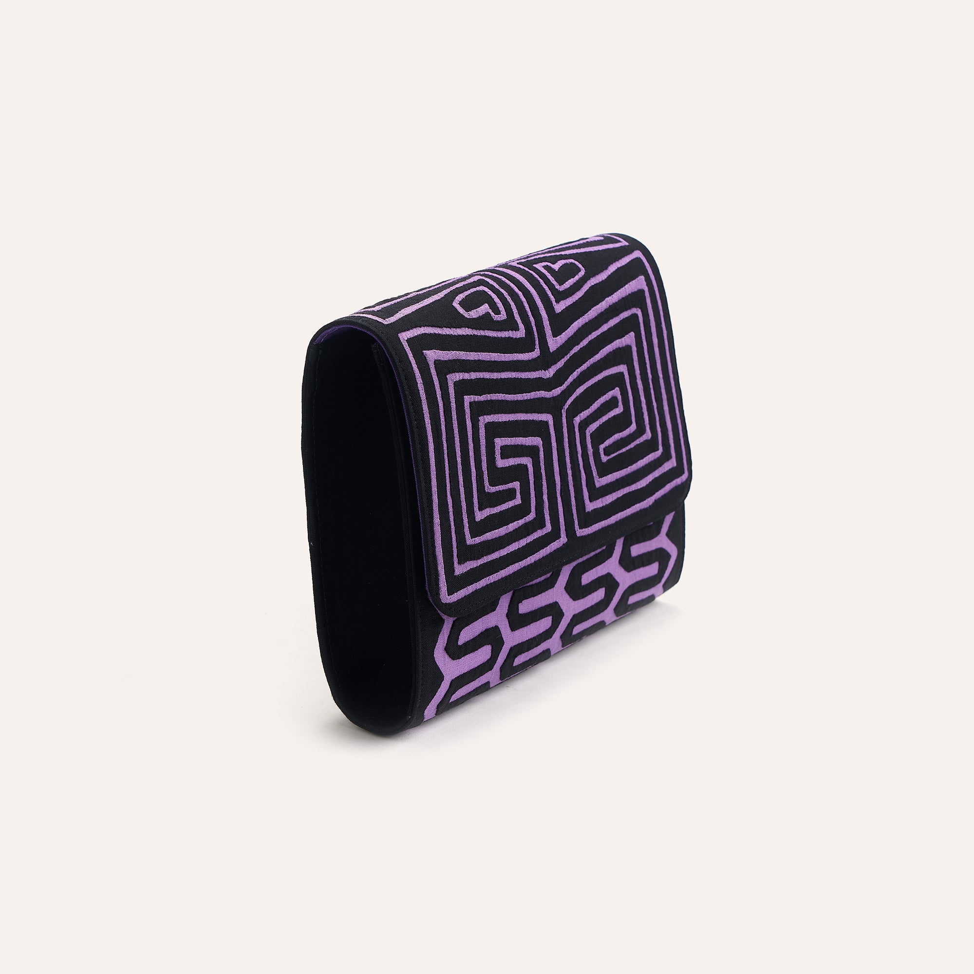 MAISI IN PURPLE CLUTCH