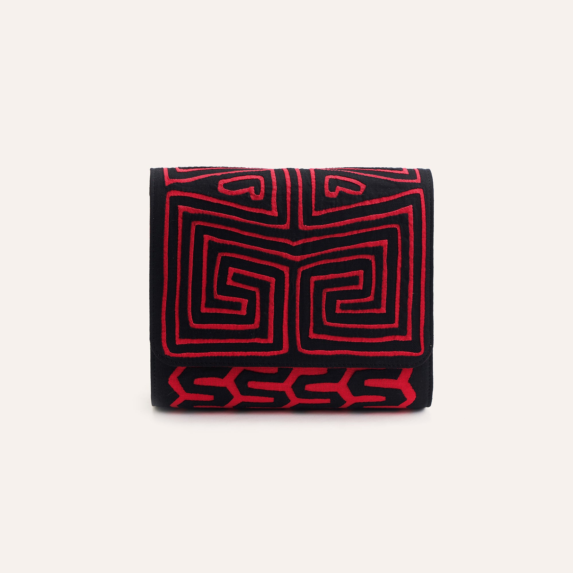 MAISI IN RED CLUTCH